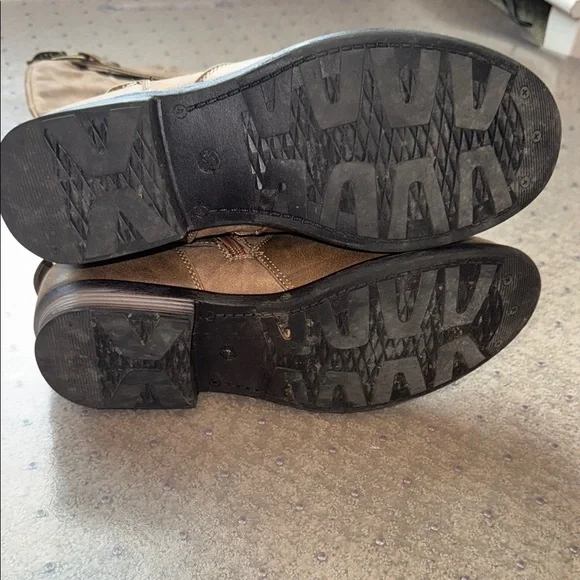 Brown Women's Boots - Picture 3 of 3